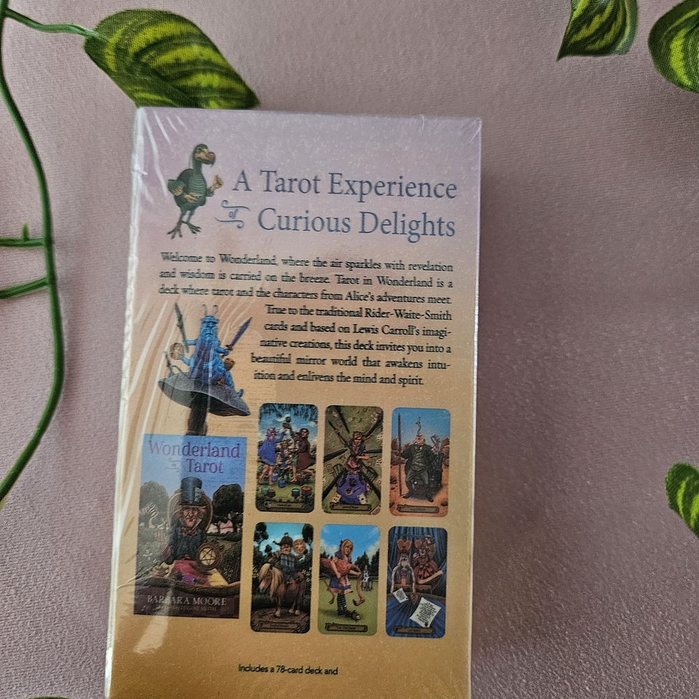 Wonderland Tarot Deck - Picture 2 of 2